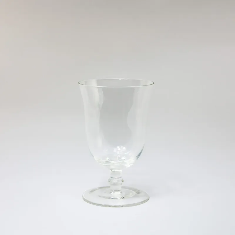 Alicia glass på fot