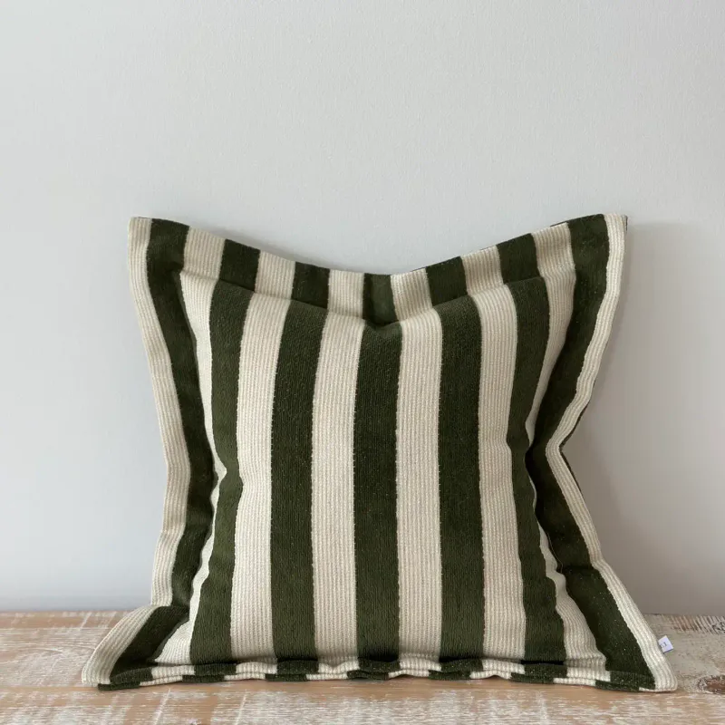 Orla olivengrønn stripete pute 45x45cm